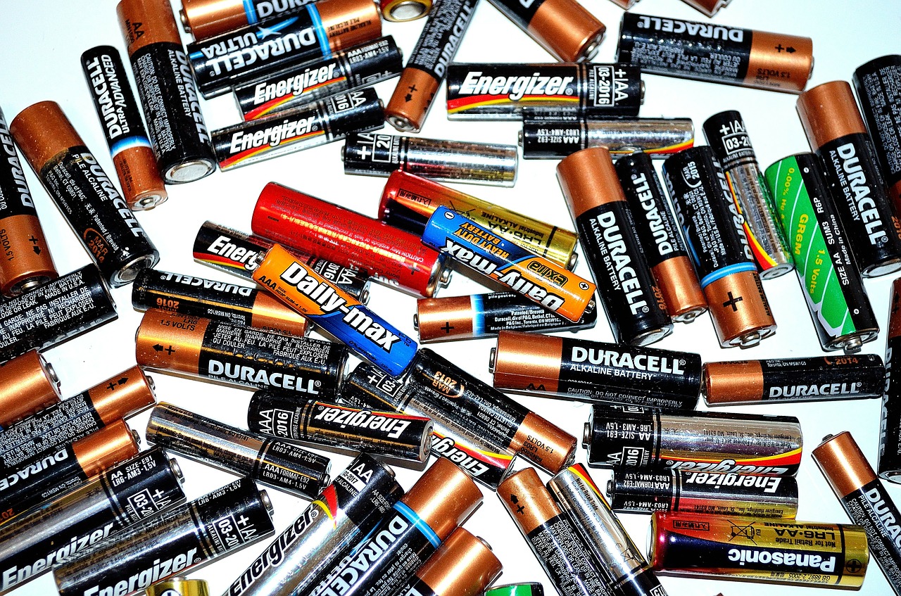 Cykle ładowania baterii i akumulatorów